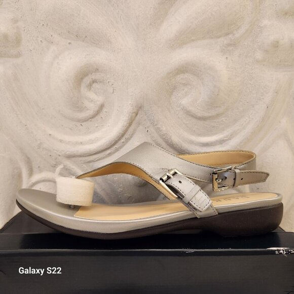 Ralph Lauren "Kasia" New Silver Thong sandals. Leather. NIB. Size 7 - Picture 2 of 9